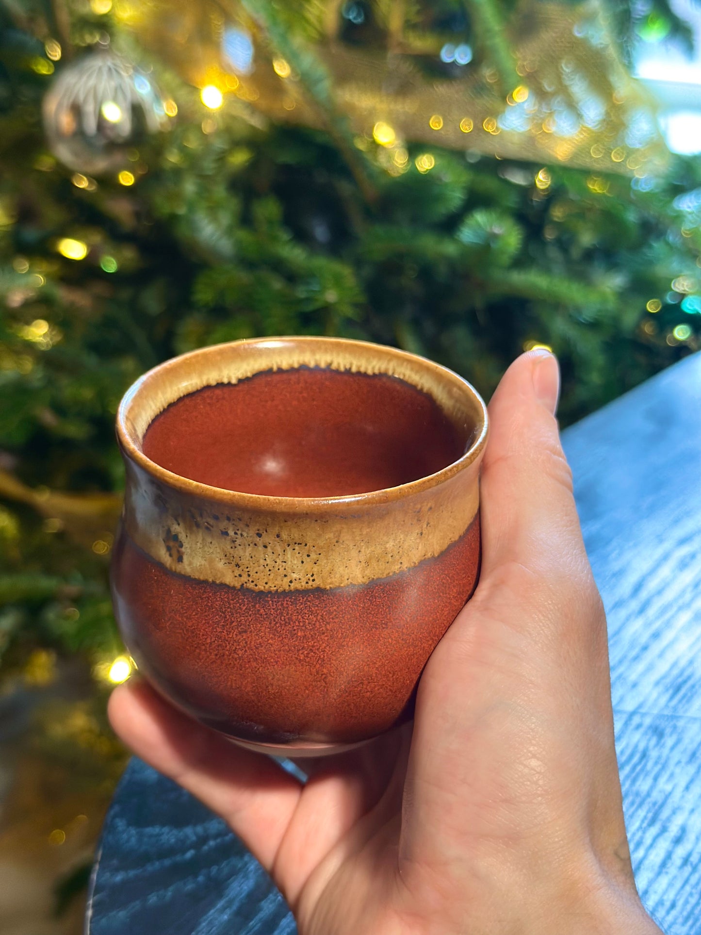 L Christmas mugs