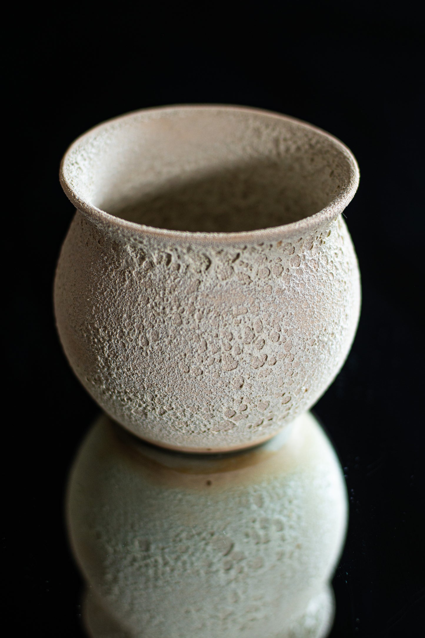 Moon vase