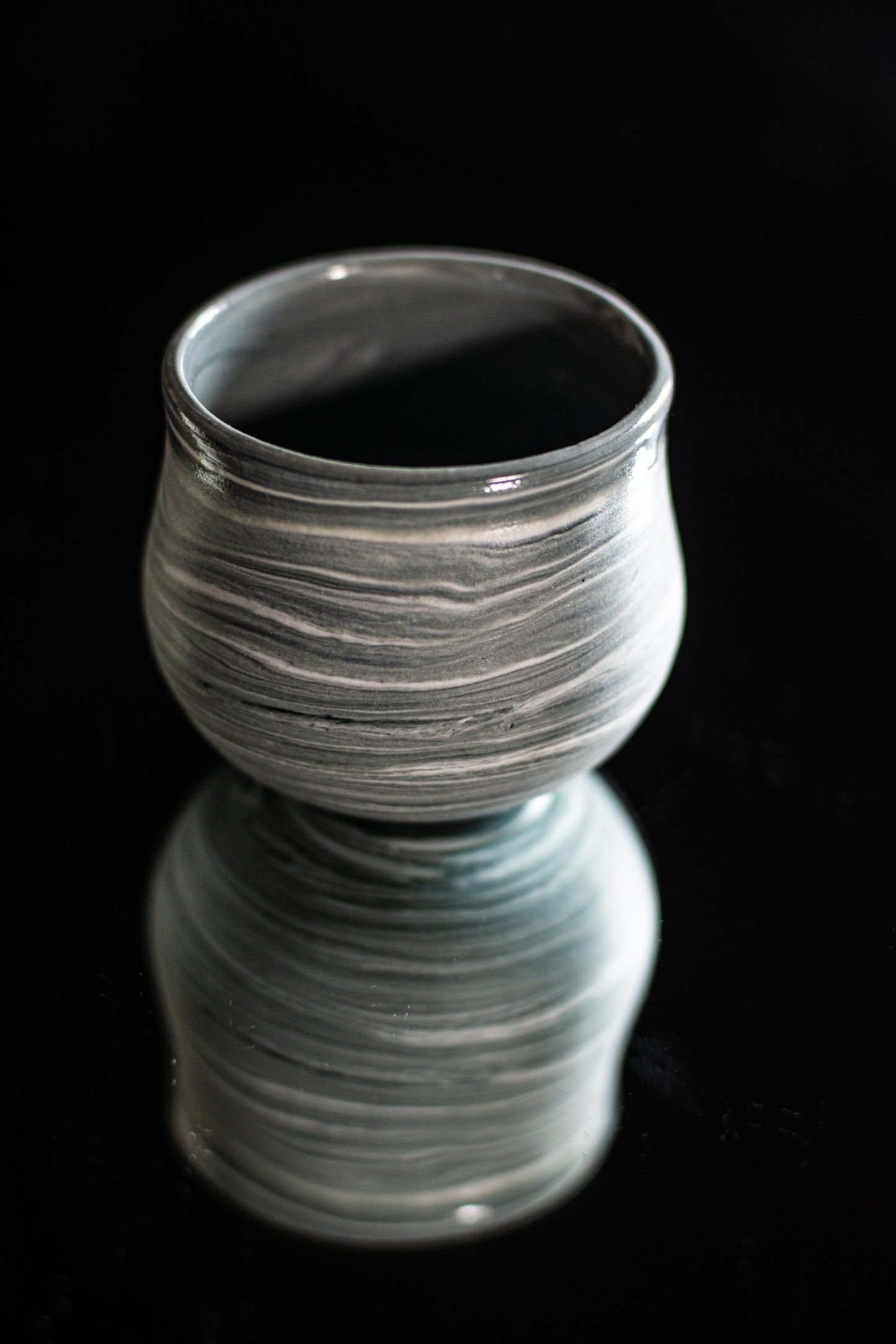 Blue porcelain marble mugs